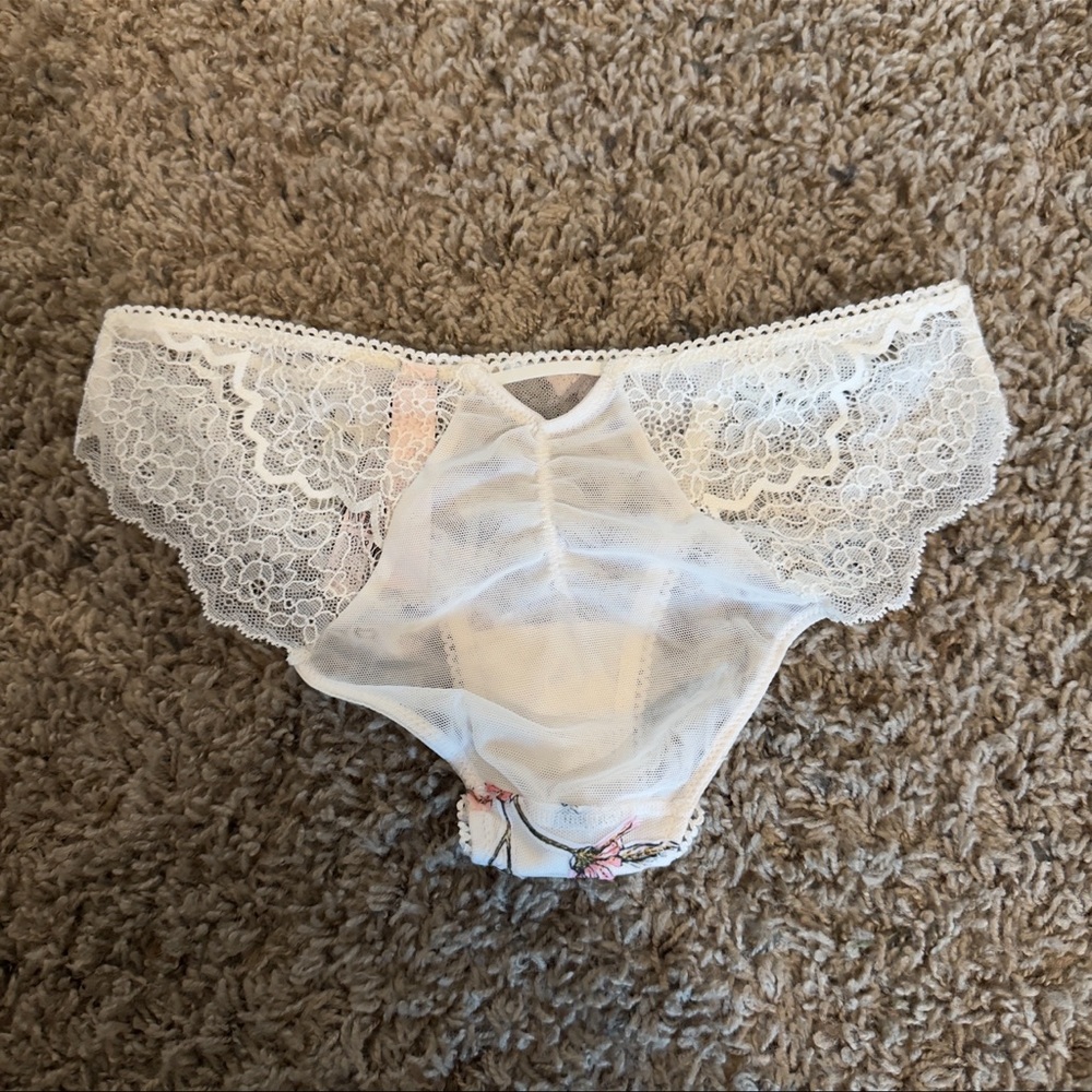 Victoria's Secret Floral Lace Corset & Panty Lingerie Set - Picture 12 of 12